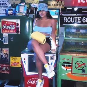 Meet your Posher, Ariana